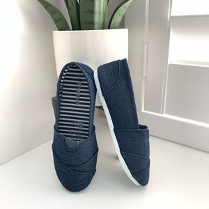 NEW Toddler Girls Blue Denim Slip On Shoes (Size 10)
